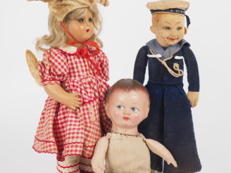 Vente aux enchères Lot de 3 poupées des années 30 à 50 dont marin en tissu type Norah wel