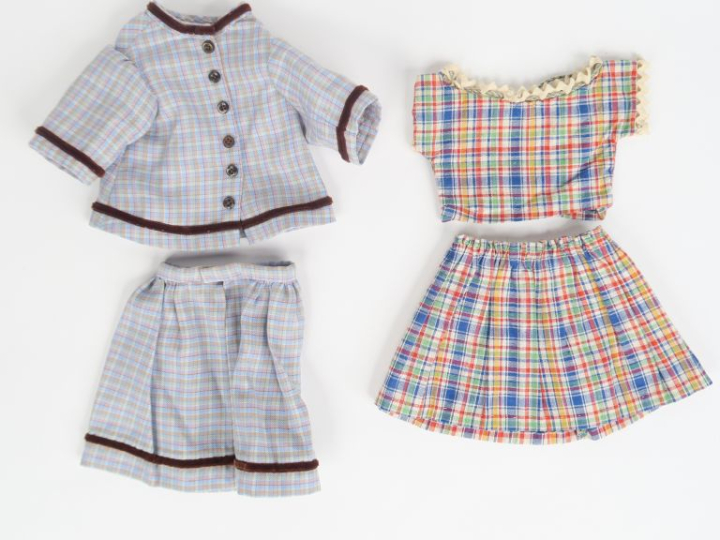 Lot de vêtements pour poupée ancienne taille Bleuette ou Bleuette elle