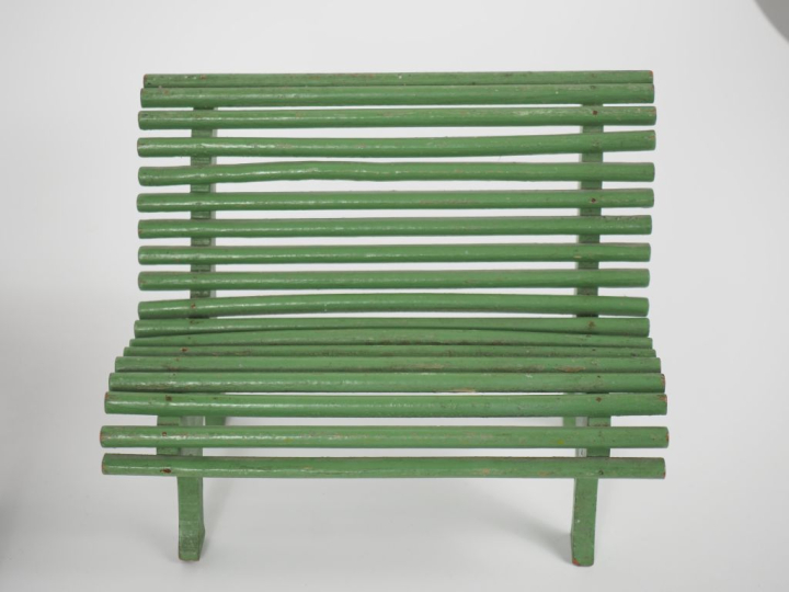 Lot de mobilier de jardin taille bleuette des années 30 très joli modè