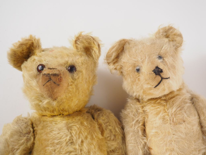 Lot de 2 ours anciens à restaurer :  un grand mohair blond taille 56 c