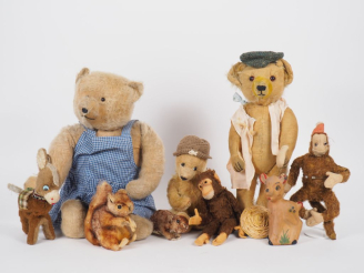 Vente aux enchères Lot de peluches anciennes en état d'usage pour restauration dont 2 gra