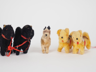 Vente aux enchères Lot de petits chiens parfaits pour la poupée Bleuette 5 pièces en bel 