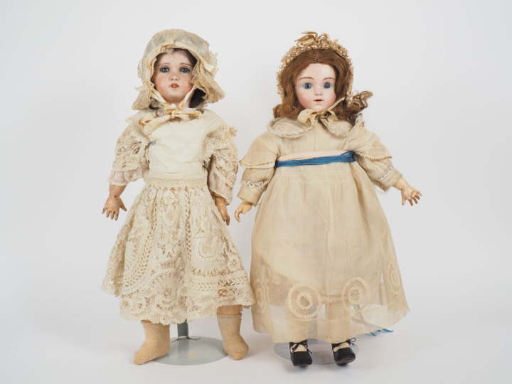 Poupée SFBJ Paris taille 9. Tête porcelaine, yeux basculants bleus, bo