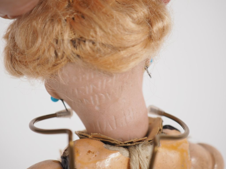 Heinrisch/ Hanwerck et Halbig poupée tête porcelaine BO yeux basculant