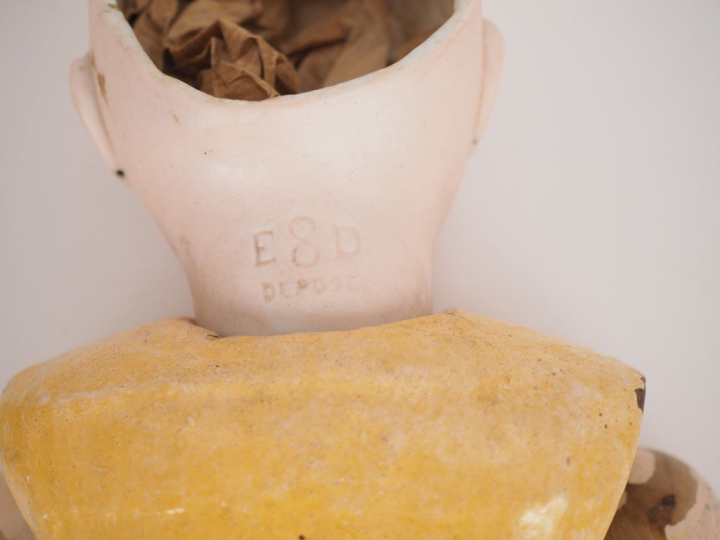 Poupée tête porcelaine marquée E8D déposé Etienne Denamur BO yeux fixe