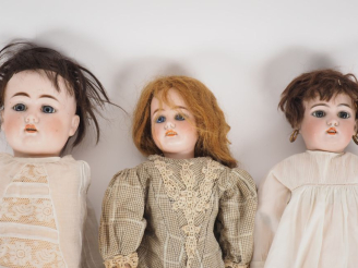 Vente aux enchères Lot de 3 poupées, tête porcelaine dont S/H 1079 Simon et Halbig 8 DEP 