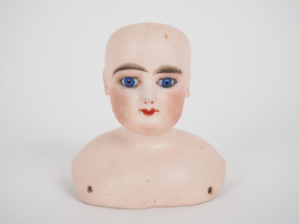 Vente aux enchères Tête buste cou fixe FG au cartouche et 3 devant. François Gaultier, ye