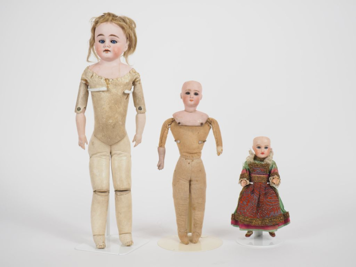 2 poupées dont : mignonette unis France corps compo, tête buste S/H 10