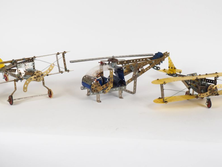 Construction sur base de MECANO ancien et moderne lot de deux avions e