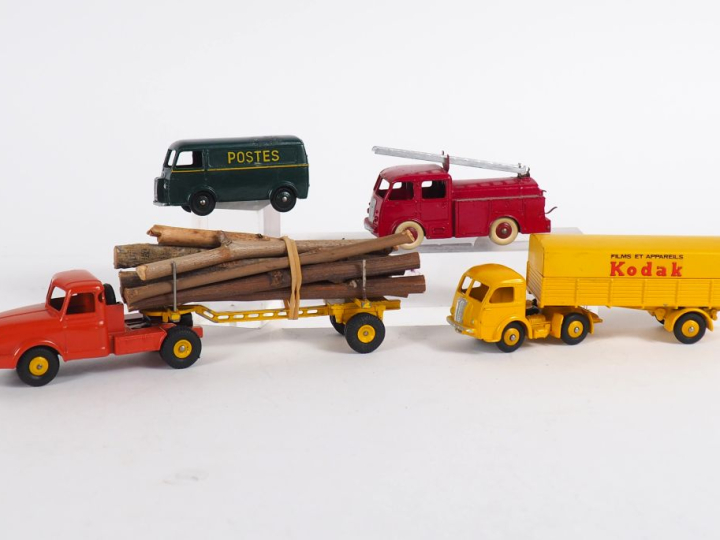 Dinky toys France lot de 4 miniatures au 1/43e dont : Willeme porte bo