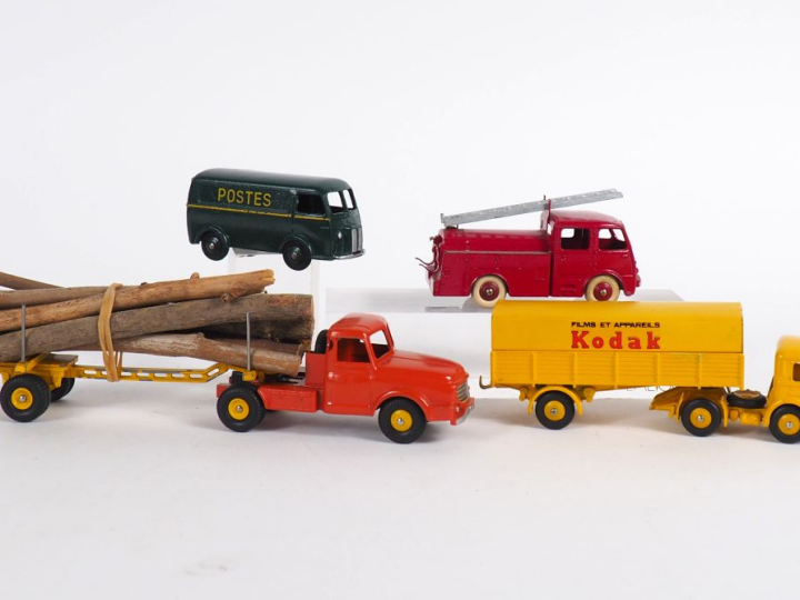 Dinky toys France lot de 4 miniatures au 1/43e dont : Willeme porte bo