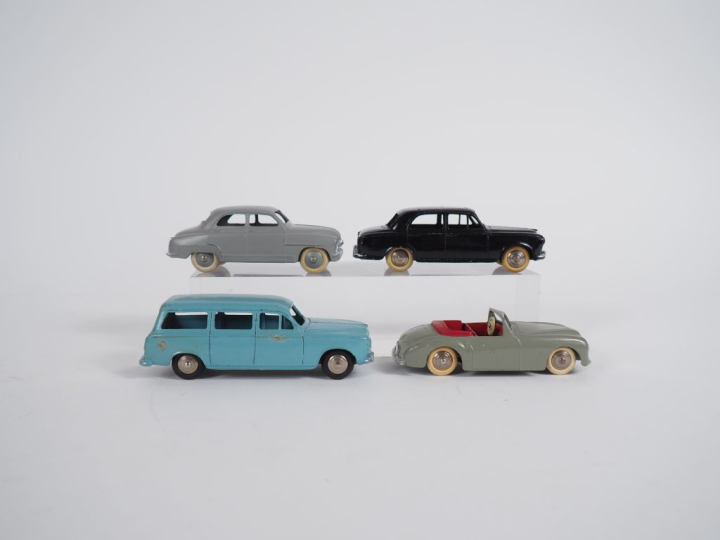 Dinky toys France lot de 4 miniatures au 1/43e dont : Simca 8 sport , 