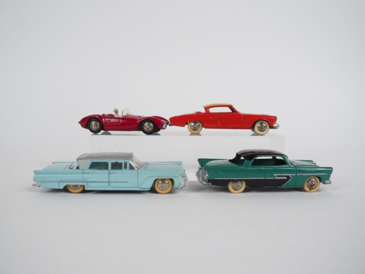 Dinky toys France lot de 4 miniatures au 1/43e dont : Maserati 22A (pe