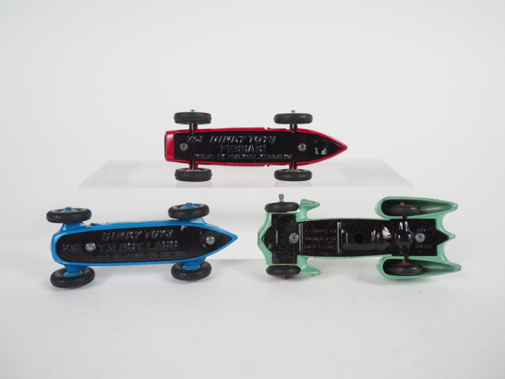 Dinky toys France lot de 3 voitures de course au 1/43e dont : Ferrari 