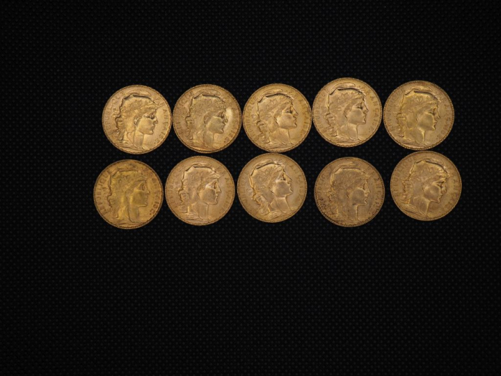 10 pièces de 20 Francs or : 1910, 1909, 1913, 1910, 1913, 1910, 1910, 