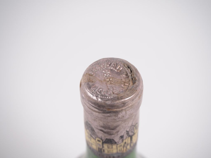 1 BOUTEILLE CHÂTEAU HAUT BRION 1er GCC GRAVES - 1970 - 6,5 CM/CAPSULE 