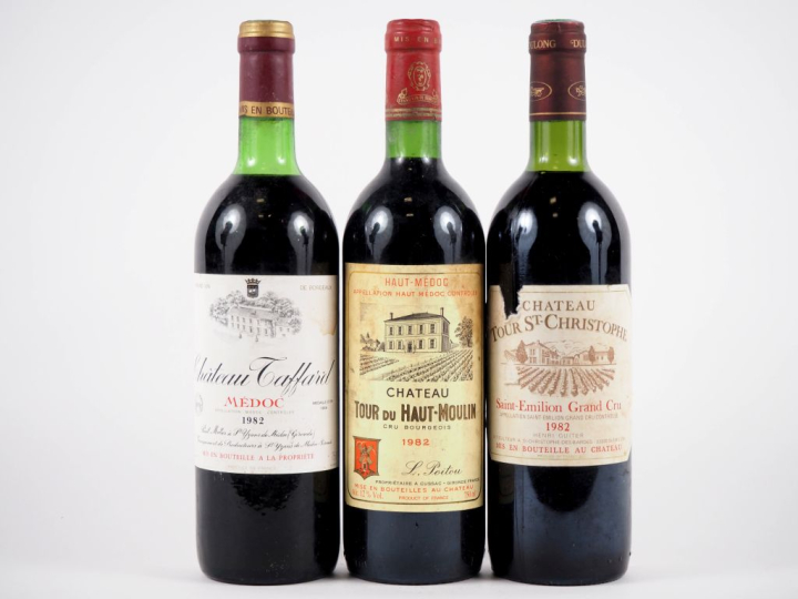 3 BOUTEILLES de 1982 : 1 CHÂTEAU TOUR DU HAUT MOULIN CB HAUT MÉDOC - 1