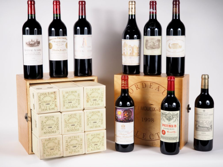CAISSE DUCLOT COLLECTION 1998 CONTENANT 9 BOUTEILLES : 1 PETRUS POMERO