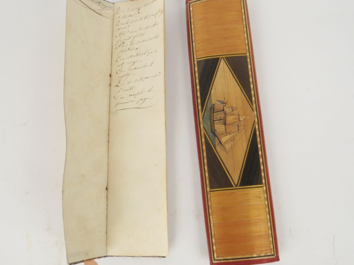 Etui à message première partie du XIXème en marqueterie de paille à dé