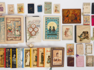 Vente aux enchères Collection de petits livres miniatures et almanachs de poche.
