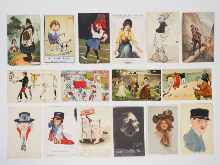 29 différentes cartes postales anciennes françaises et anglaises. Dim.