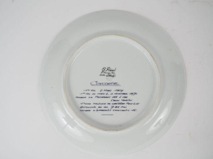 Assiette commémorative du premier vol du Concorde le 2 mars 1969. Diam