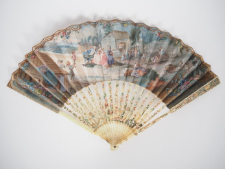 Vente aux enchères Eventail Louis XV à 20 brins. Monture de type squelette en ivoire cise