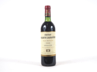Vente aux enchères 1 BOUTEILLE CHÂTEAU MALARTIC LAGRAVIÈRE GCC GRAVES - 1982 - CBO - BG-L