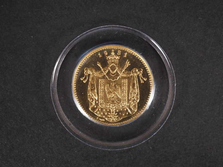 Médaille en or jaune 920, Napoléon Empereur des Français, 1981.  Poids