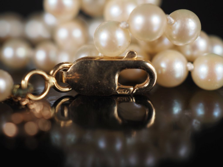 Collier de perles de culture, fermoir en or jaune 750   