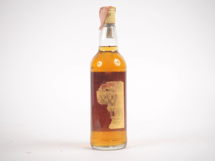 WHITE HORSE SCOTCH WHISKY 70 cl - 40 % - ÉTIQUETTE AU DOS ABIMÉE 