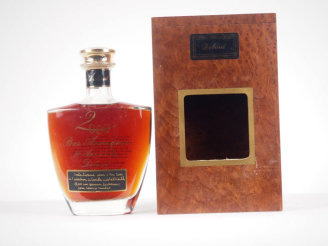 Vente aux enchères 1 BOUTEILLE BAS ARMAGNAC DELORD 20 ANS D'ÂGE 70 cl - 2000 - COFFRET EN