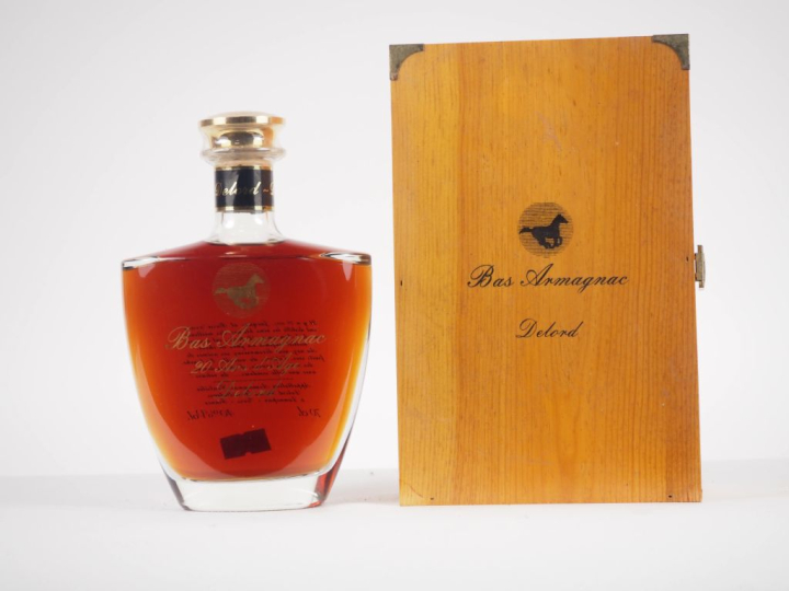 1 BOUTEILLE BAS ARMAGNAC DELORD 20 ANS D'ÂGE 70 cl - 40 % - COFFRET EN