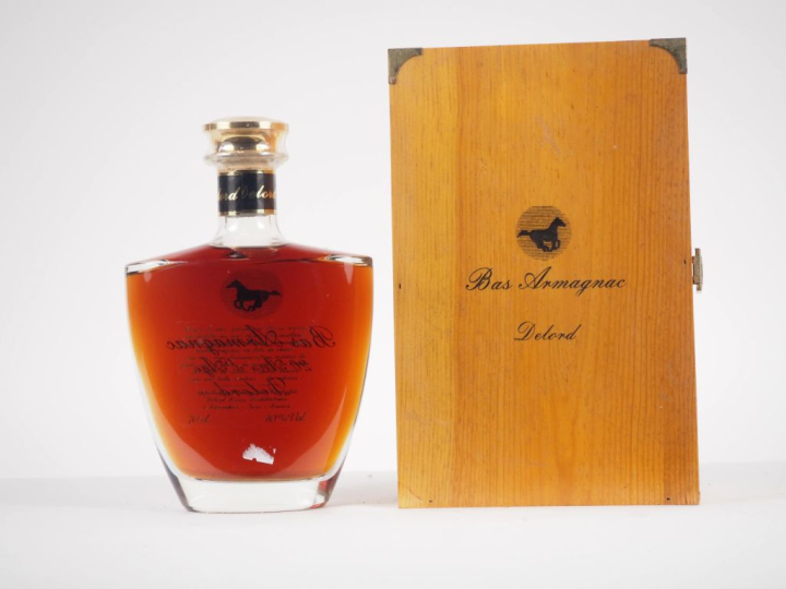 1 BOUTEILLE BAS ARMAGNAC DELORD 20 ANS D'ÂGE 70 cl - 40 % - COFFRET EN