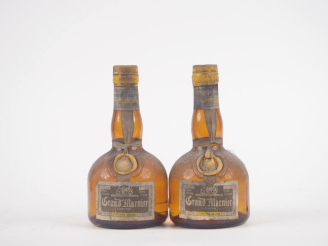Vente aux enchères 2 BOUTEILLES GRAND MARNIER CORDON JAUNE 35 cl - 40 % - BS