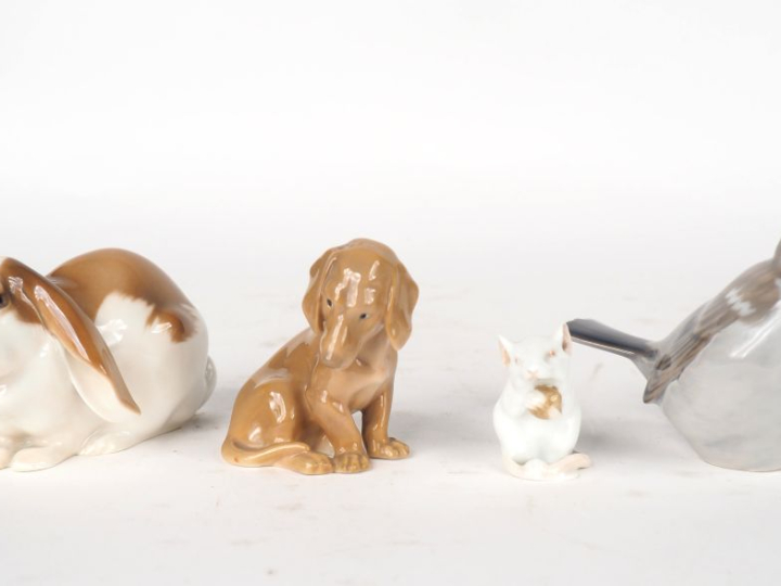 Quatre différents sujets en porcelaine danoise, "animaux". Signés. H. 