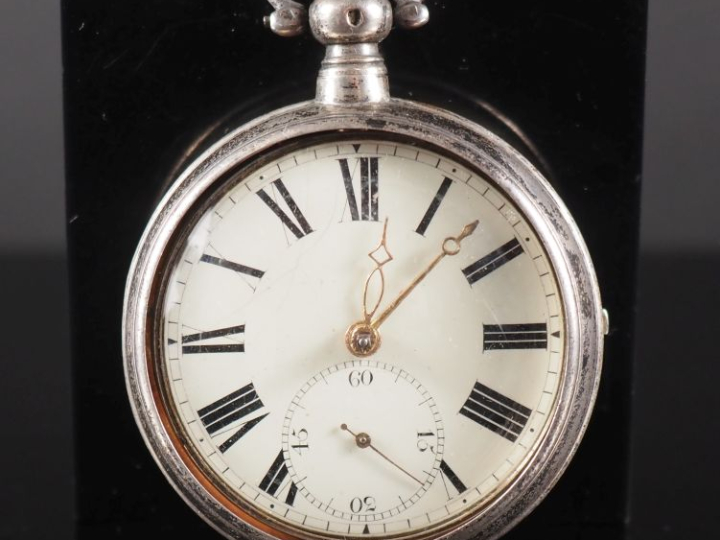 Montre en argent anglais avec boitier de protection en argent. Boîtier