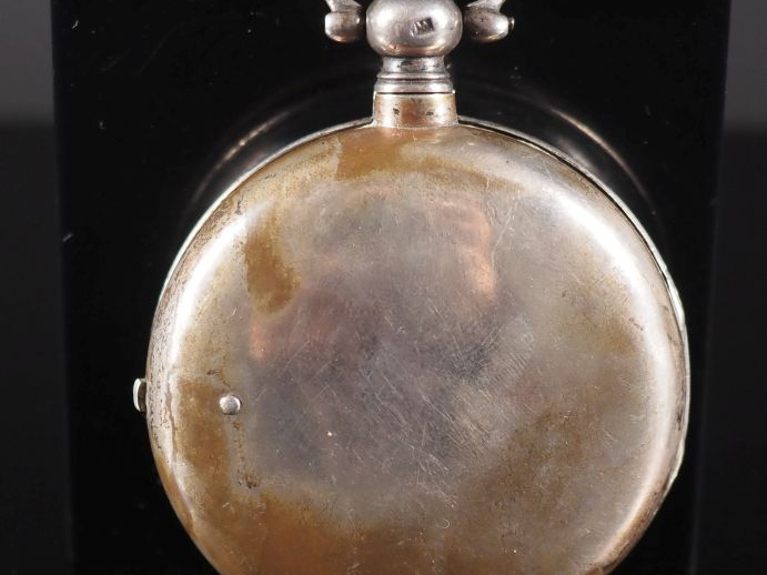 Montre en argent anglais avec boitier de protection en argent. Boîtier