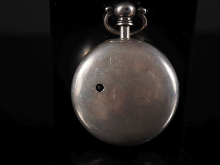 Montre en argent anglais avec boitier de protection en argent. Boîtier