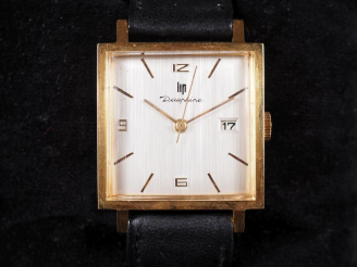 Vente aux enchères LIP, Dauphine Ref. 982424 Montre bracelet vintage en métal doré.  Cadr