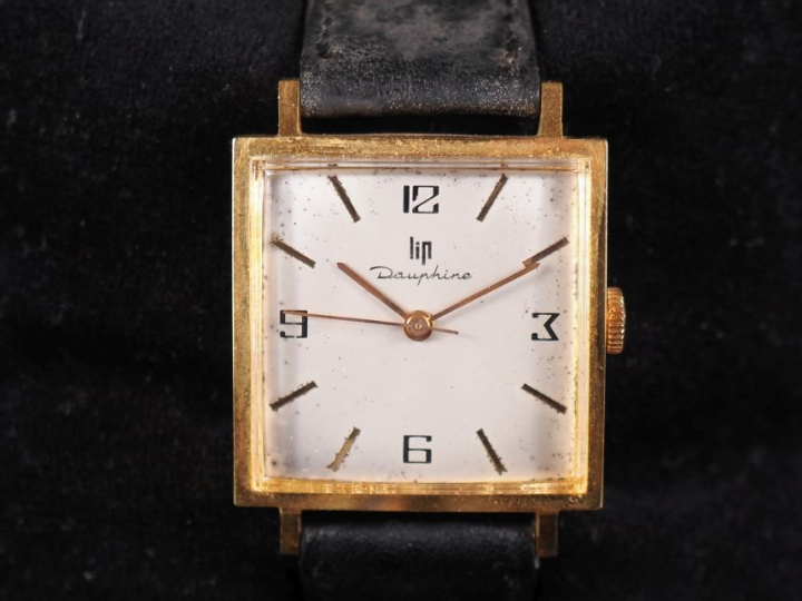 LIP, Dauphine Ref. 557969 Montre bracelet vintage en métal doré. Cadra