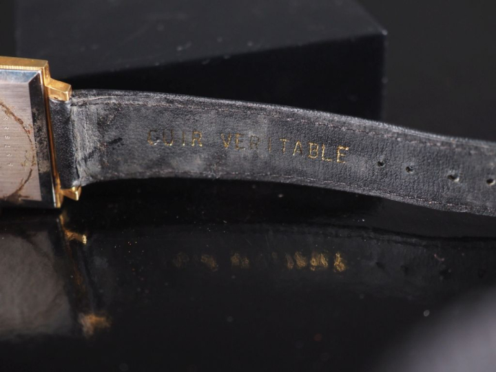 LIP, Dauphine Ref. 557969 Montre bracelet vintage en métal doré. Cadra