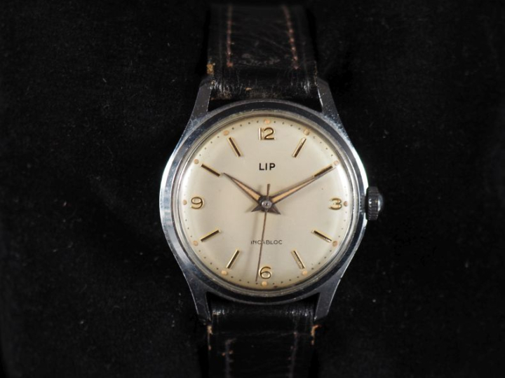 LIP, Incabloc Ref. 510507 Montre bracelet vintage en métal argenté.  C
