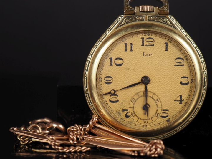 LIP Montre de gousset en plaqué or.  Cadran à chiffres arabes pour les