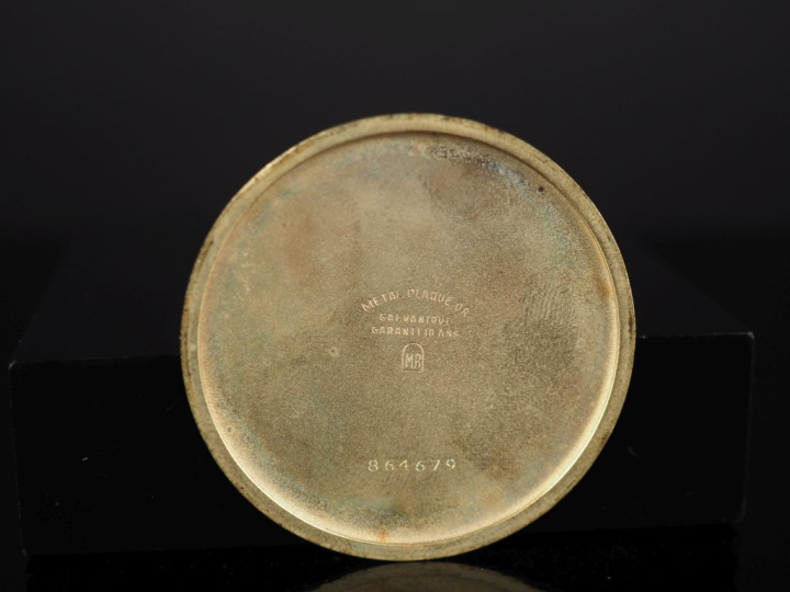 LIP Montre de gousset en plaqué or.  Cadran à chiffres arabes pour les