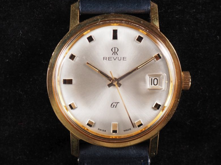 REVUE,  Ref. T4612A Montre bracelet en métal doré.  Cadran à pastilles