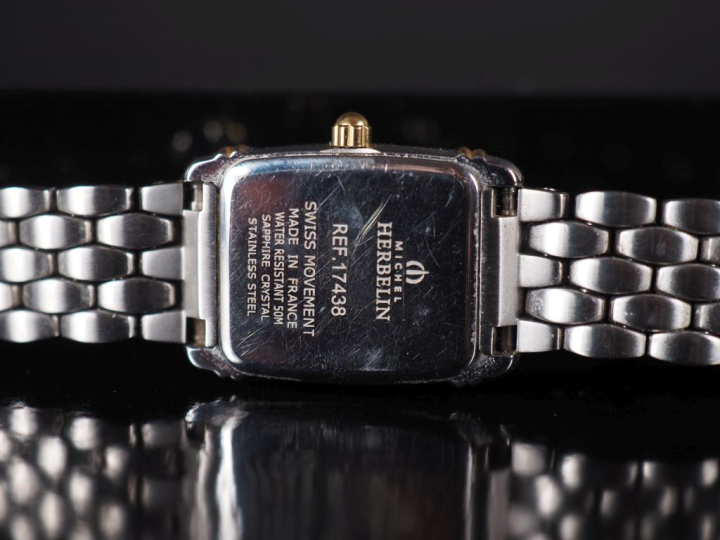 Michel HERBELIN.  Ref. 17438 Montre bracelet de dame en acier et métal