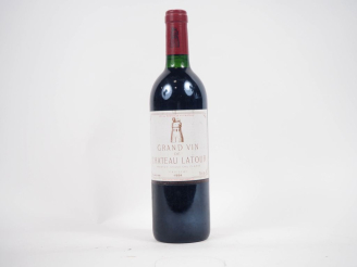 Vente aux enchères 1 BOUTEILLE CHÂTEAU LATOUR 1er GCC PAUILLAC - 1984 - BG/ETLS