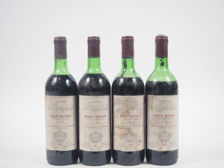Vente aux enchères 4 BOUTEILLES CHÂTEAU DE L'ÉGLISE VIEILLE HAUT MÉDOC - 1985 - BG à BEP/