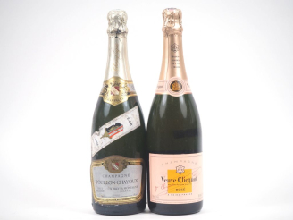 Vente aux enchères 2 BOUTEILLES CHAMPAGNE : 1 VEUVE CLICQUOT ROSÉ - 1 POUILLON CHAYOUX